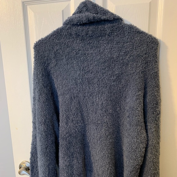 Sweater - Picture 4 of 4